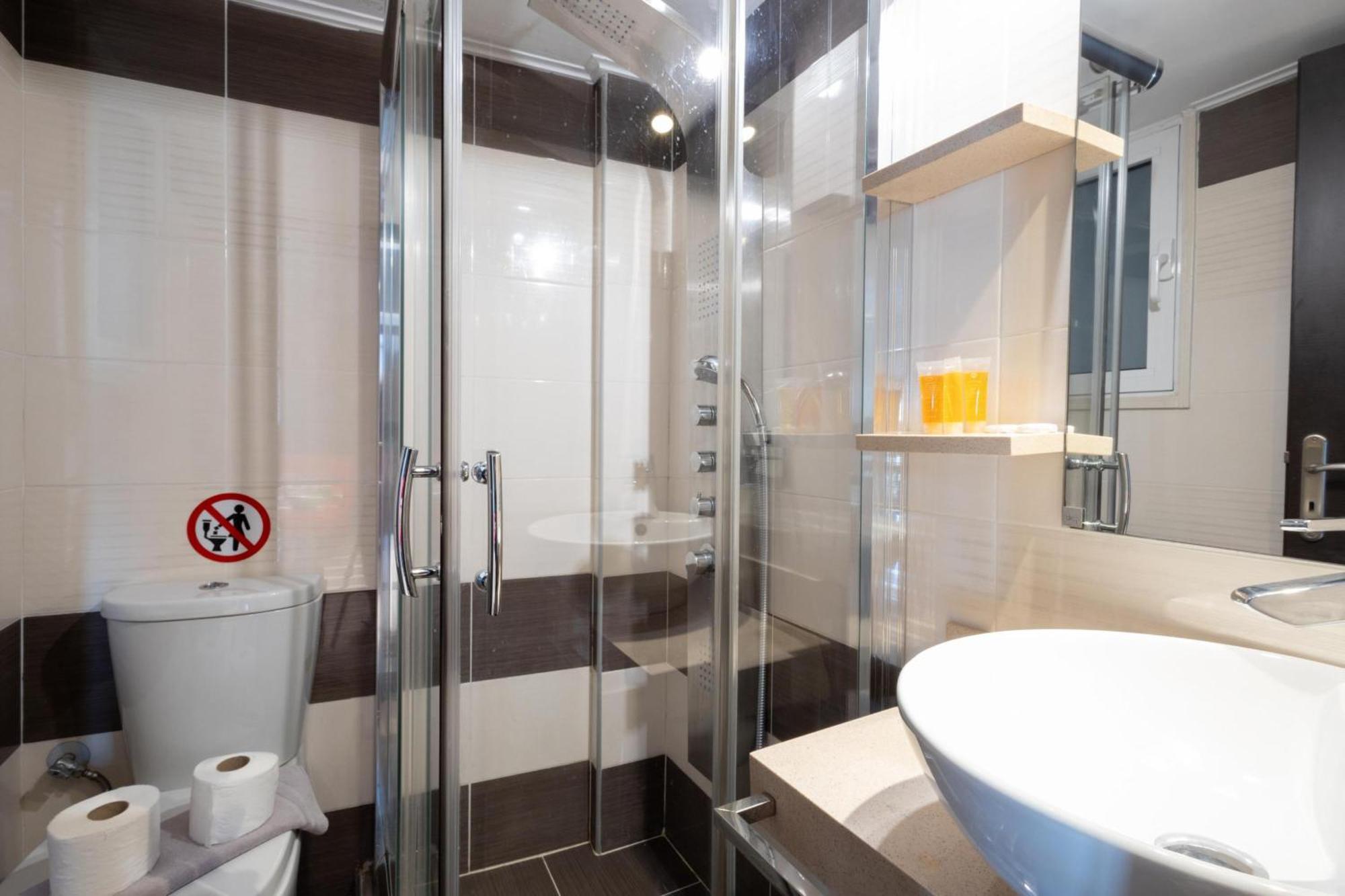 A Luxury & Comfortable Apt In Aten Exteriör bild